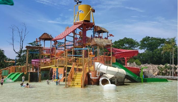 Campo Bonito - Crianças do Centro de Convivência Vivenciam Dia de Lazer no Blue Park